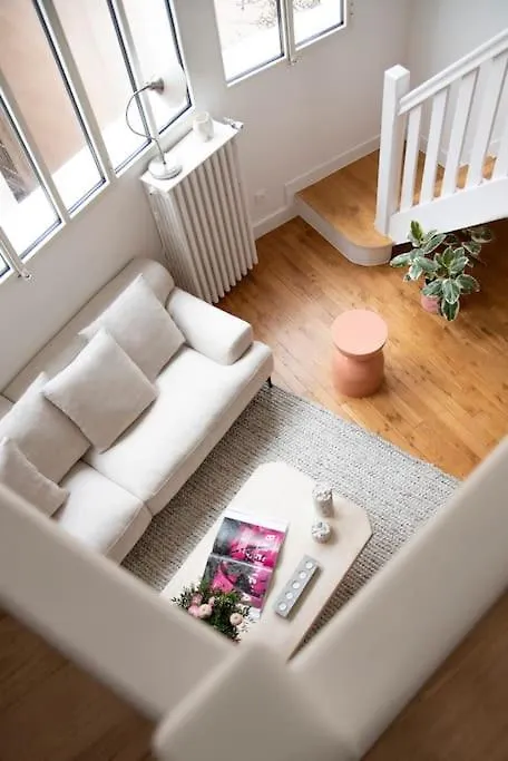 Triplex Lumineux Avec Balcon - 500m Champs Elysees 巴黎