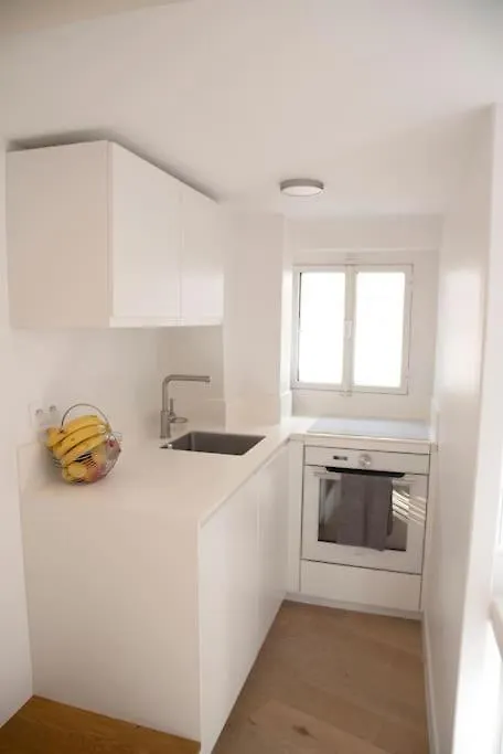 Triplex Lumineux Avec Balcon - 500m Champs Elysees Apartment Paris